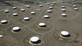 انخفاض مخزونات النفط الأمريكية الأسبوع الماضي وارتفاع مخزونات الوقود