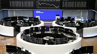 الأسهم الأوروبية تغلق مرتفعة بدعم من مكاسب للسلع الأولية