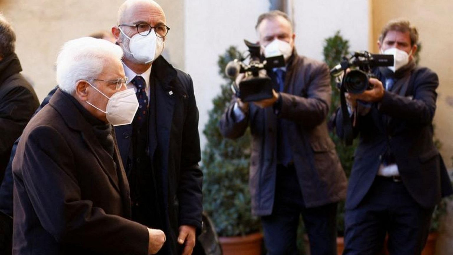 Factbox-Italian presidential elections shrouded in parliamentary secrecy