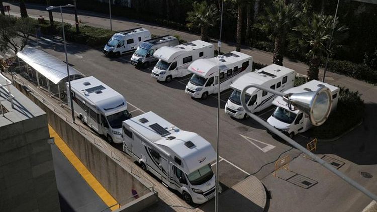 Los trabajadores de una depuradora española garantizan el servicio confinados en caravanas