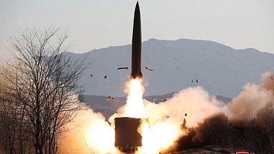 كوريا الشمالية تختبر إطلاق صاروخ من قطار وسط أجواء توتر مع واشنطن