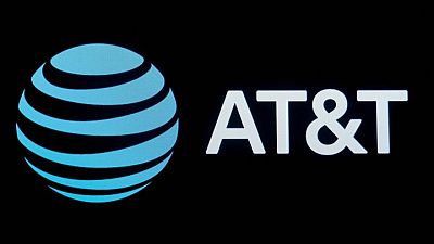AT&T leads bidders in $22.5 billion U.S. spectrum auction