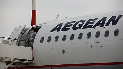شركة طيران يونانية تعلق الرحلات إلى بيروت بعد تعرض طائرة لأضرار
