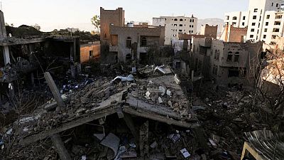 مقتل نحو 20 في أشرس ضربات للتحالف بقيادة السعودية على صنعاء منذ 2019