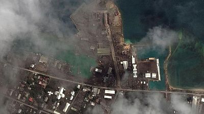 Islas de Tonga arrasadas por tsunami sufrieron graves daños, ordenan evacuación de ciudades