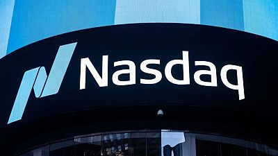 Wall St abre a la baja por tecnológicas, papeles de Goldman Sachs sufren por débil resultado