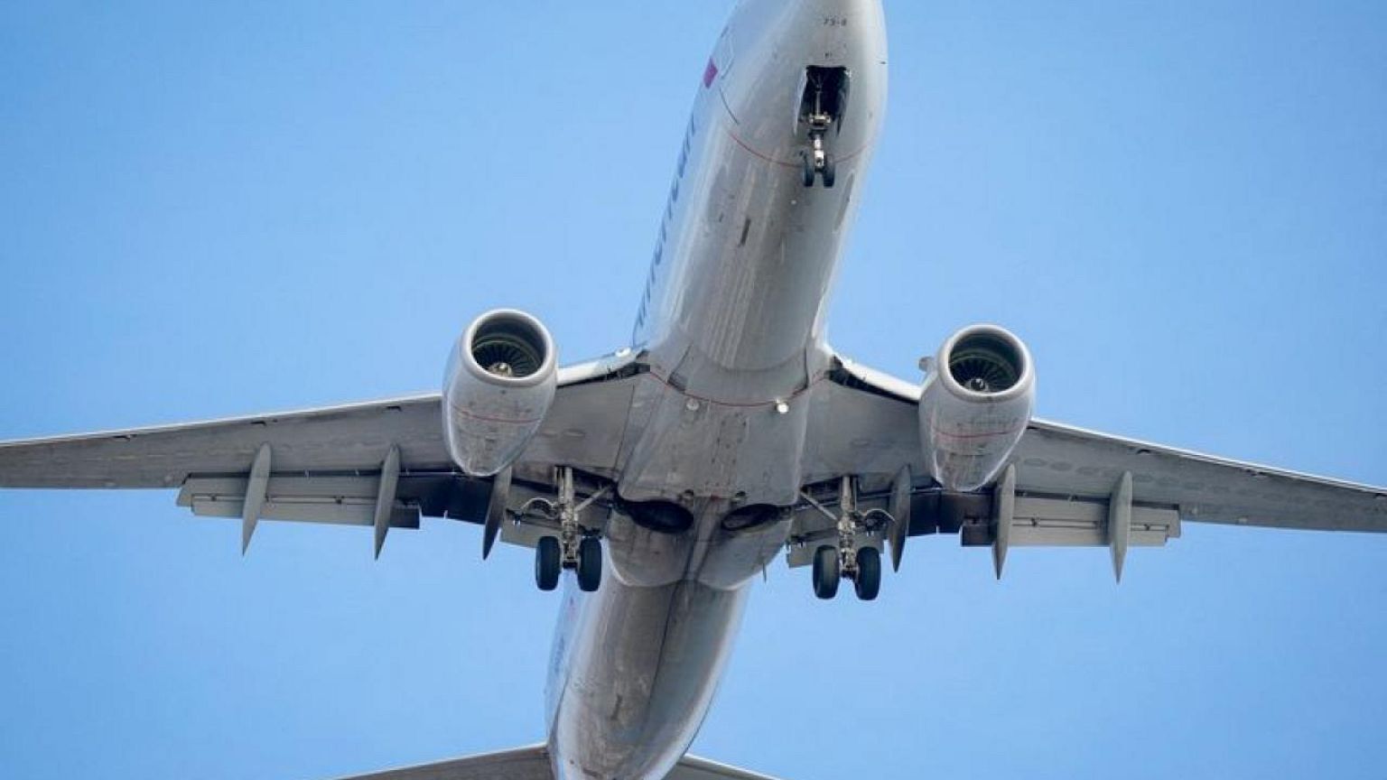 Biden administration in talks to head off 5G aviation standoff