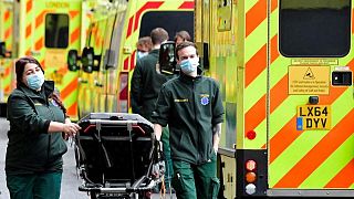بريطانيا تسجل 438 وفاة جديدة بكوفيد في أكبر حصيلة يومية منذ فبراير