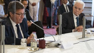 19 i si, 3 voti contrari e 3 astensioni 19 i si, 3 voti contrari e 3 astensioni
