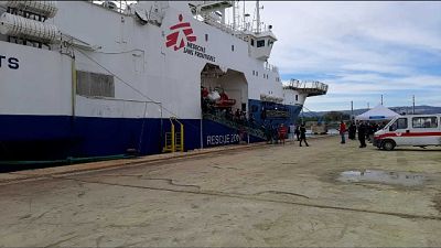 Nave MSF sta operando al largo coste libiche