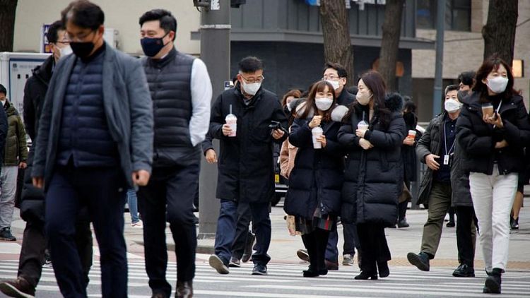 كوريا الجنوبية تسجل ثاني أعلى عدد يومي من إصابات كوفيد-19 قبل عطلة رئيسية