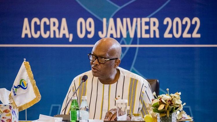 وزير دفاع بوركينا فاسو ينفي شائعات عن احتجاز الرئيس