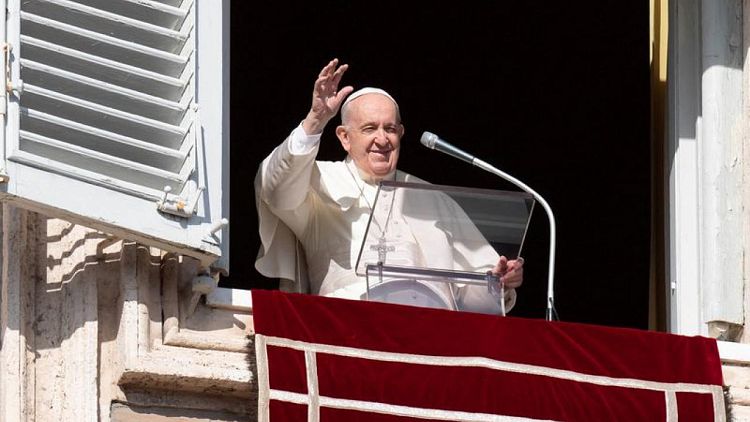 Papa confiere ministerios laicos a mujeres, formalizando reconocimiento de roles