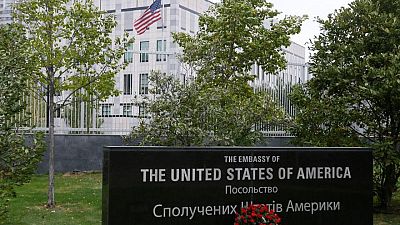 EEUU ordena la salida de familiares del personal de su embajada en Ucrania