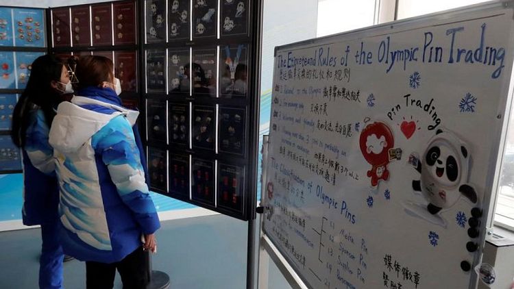 Pekín suaviza las restricciones por COVID para el personal de los JJOO