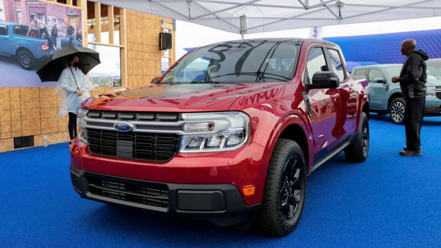 Ford to cut orders for hybrid pick up Maverick - WSJ