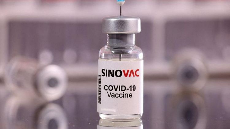 Vacunados con Sinovac reciben fuerte refuerzo con inyecciones COVID de Pfizer, AstraZeneca o J&J: estudio