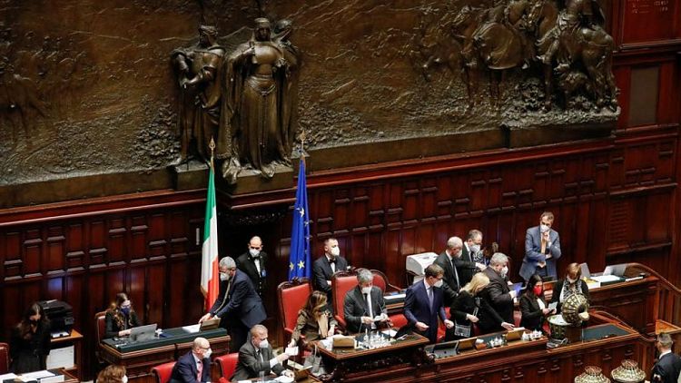 El centro-derecha italiano anunciará sus candidatos presidenciales el martes -fuente