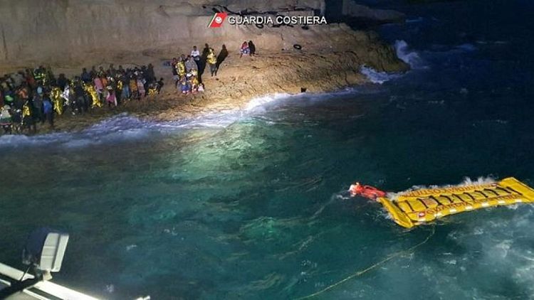 Mueren de hipotermia al menos 7 migrantes bangladesíes en una embarcación rumbo a Lampedusa