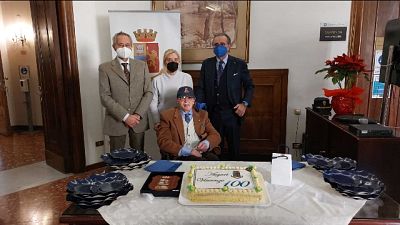 Festeggiato da FBI, vicecapo ps, Prefetto e Questore di Roma Festeggiato da FBI, vicecapo ps, Prefetto e Questore di Roma