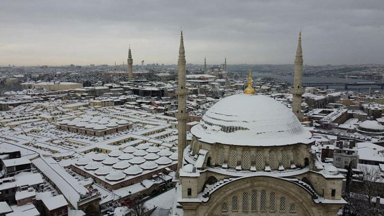 Thousands stranded as snow disrupts transport in Turkey, Greece