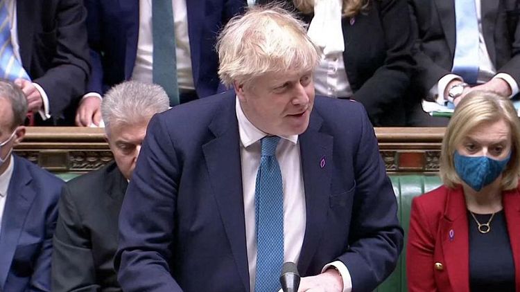 Boris Johnson dice que no dimitirá pese a la presión por las reuniones durante confinamientos