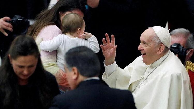 El Papa pide a los padres que apoyen a sus hijos si son homosexuales