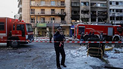Una explosión en la capital de Grecia provoca daños en edificios y deja un herido Una explosión en la capital de Grecia provoca daños en edificios y deja un herido