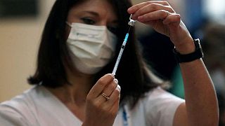 إسرائيل توسع قاعدة المستحقين للجرعة الرابعة من اللقاح الواقي من كوفيد-19