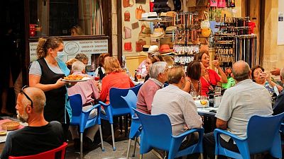 La tasa de desempleo española cae al 13,33% en el cuarto trimestre, la más baja desde 2008