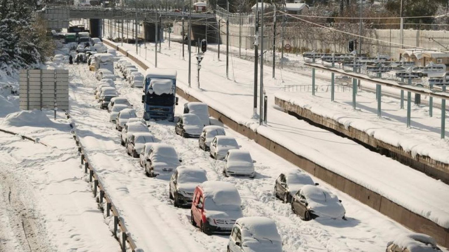 Greek leftists submit censure motion over government  handling of snowstorms