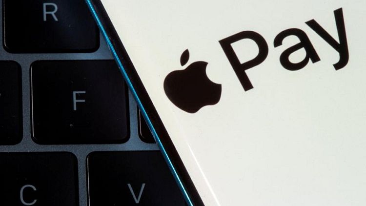 Apple convertirá sus iPhone en terminales de pago: Bloomberg