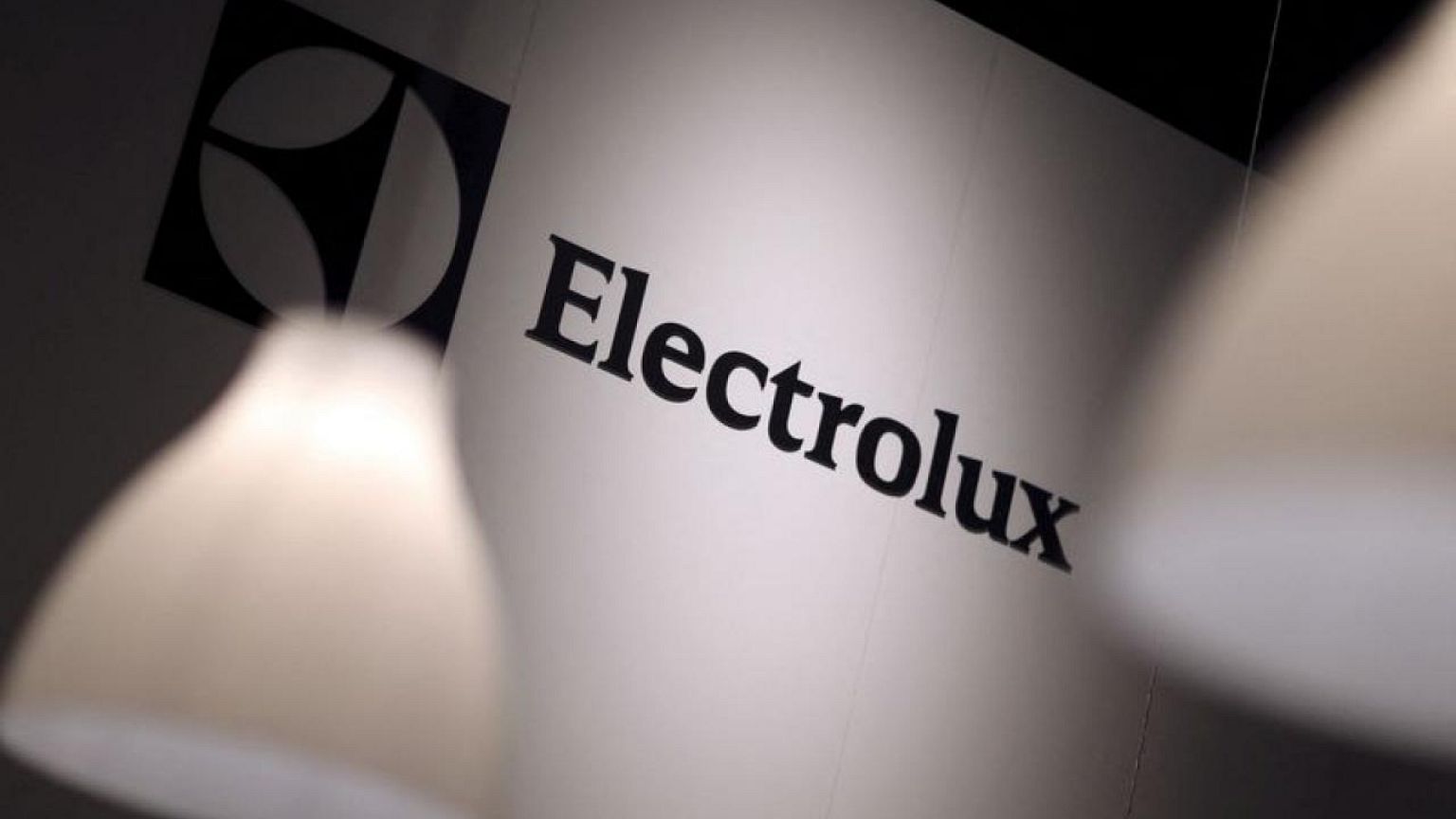 Electrolux Q4 profit falls