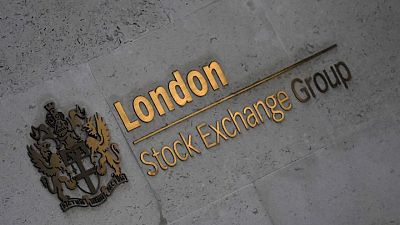 FTSE 100 set to end week higher on strong energy share gains