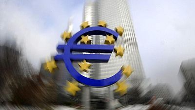 El BCE analiza cuestiones de gobernanza del negocio de fondos de Deutsche Bank -fuente