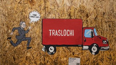 Opera di Laika. Mattarella rincorre furgone, "tornate indietro"