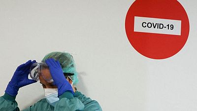 La tasa de incidencia por COVID-19 en España cae por debajo de los 3.000 casos