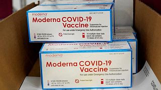 أمريكا تمنح الموافقة الكاملة للقاح موديرنا الواقي من كورونا للبالغين