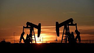 النفط يحقق أكبر مكسب شهري في عام وسط شح المعروض وتوتر سياسي