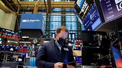 Analysis-Tech-light corporate bonds swerve worst of stock market woes Analysis-Tech-light corporate bonds swerve worst of stock market woes