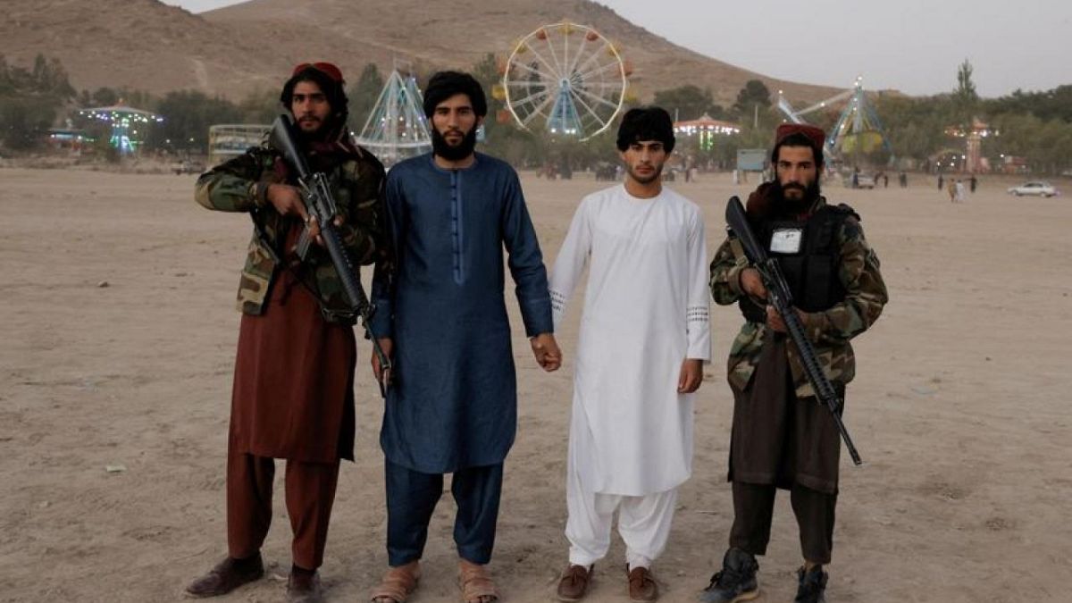 طالبان تمنع أعضاءها من حمل السلاح في المتنزهات