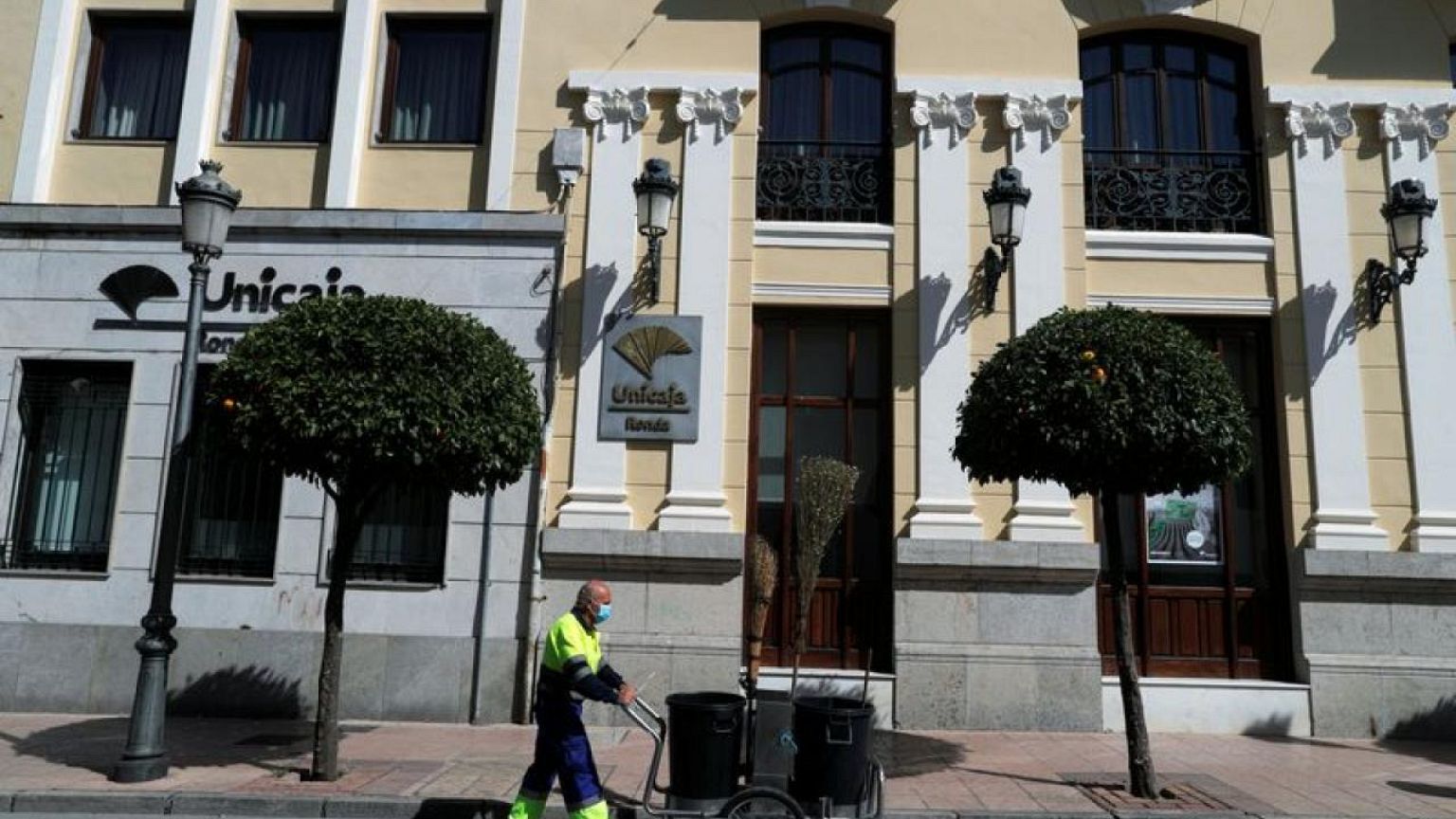 La caída del margen de intereses lastra la rentabilidad de Unicaja