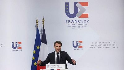 Macron pide revisar la gestión del Espacio Schengen de la UE