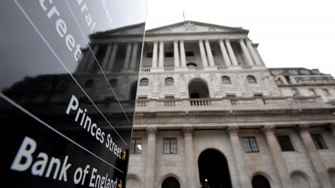 The Bank of England raises interest rates to contain the inflationary spiral