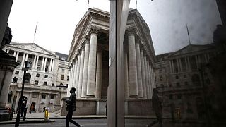 بنك إنجلترا يرفع الفائدة سعيا لاحتواء التضخم