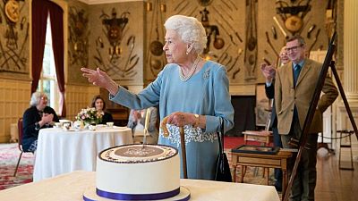 Queen Elizabeth begins celebrations to mark 70 years on throne