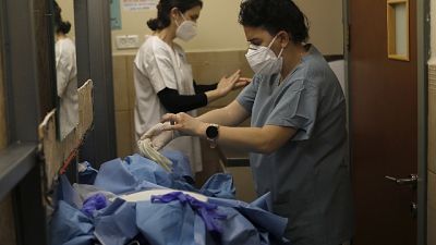 +20 intensive, -117 ricoveri. 686.544 tamponi in ultime 24 ore +20 intensive, -117 ricoveri. 686.544 tamponi in ultime 24 ore