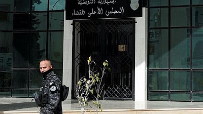 المانحون الغربيون يشجبون قرار رئيس تونس حل المجلس الأعلى للقضاء