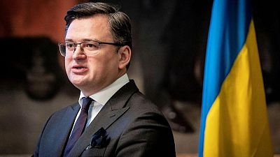 وزير خارجية أوكرانيا يطالب المواطنين بتجاهل "التوقعات المفزعة"