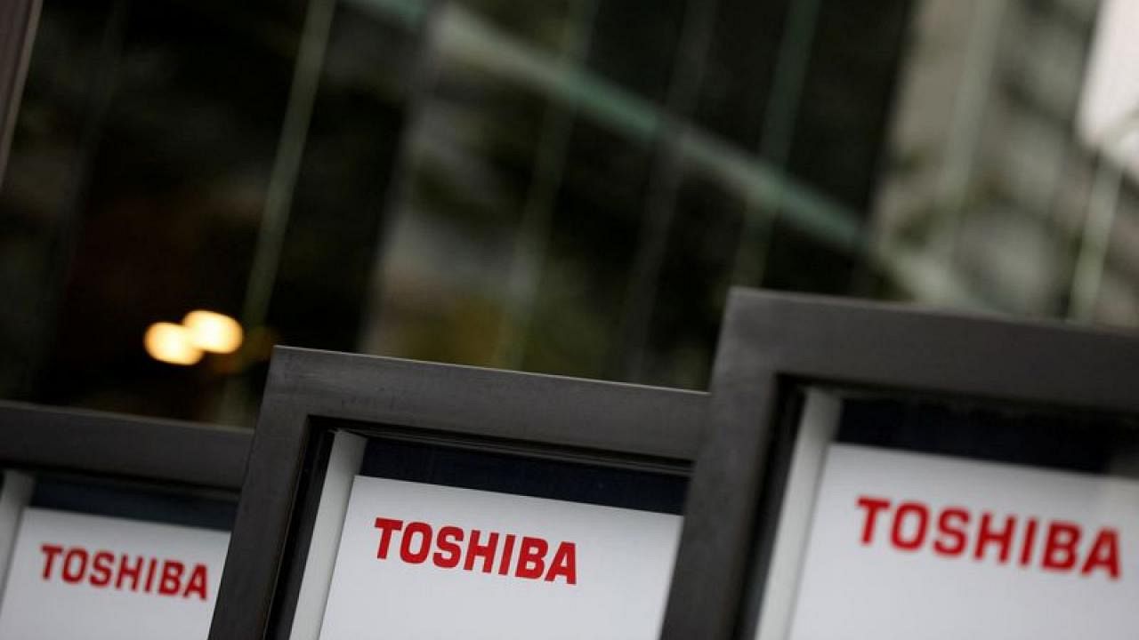 Toshiba now plans to split in two and raises shareholder remuneration